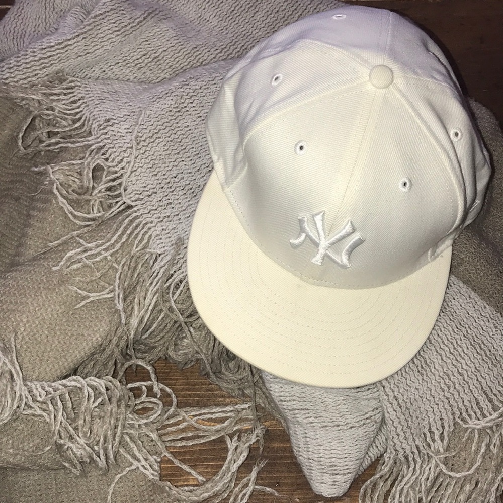 NY Yankees Fitted Hat